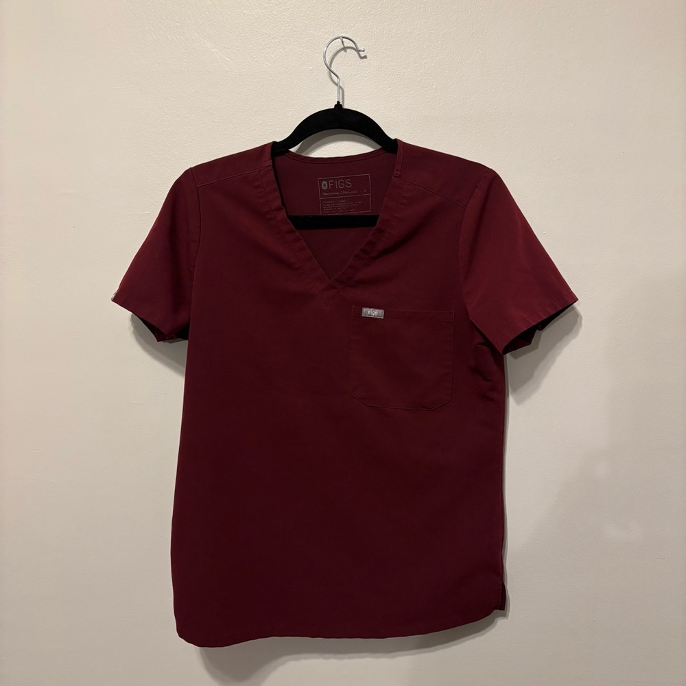 Figs Catarina One Pocket V Neck Burgundy Short Sleeve Scrub Top